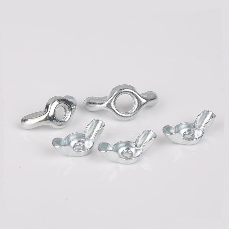 Στρογγυλεμένα αυτιά με φτερό